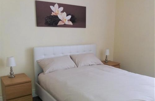 Bootle Apartment | Home from Home near LFC & train station