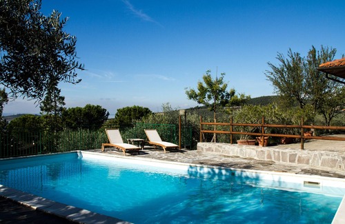 Magione Apartment | Home holidays whit pool