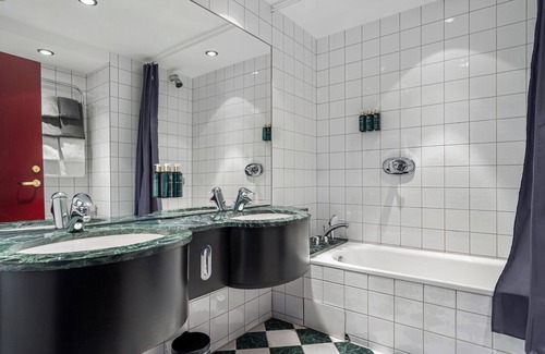 Bergen City Centre Hotel | Home Hotel Bryggen - Dinner included