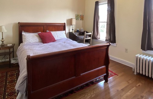Beacon House | Home in Beacon- Walk to Main!