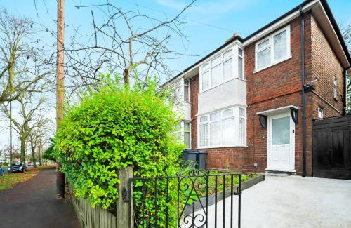 Acocks Green House | Home in Birmingham Cosy Stays