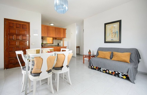 Mozaga House | Home In Central Location with Vegetable Garden, Terrace, Mountain View & Wi-Fi