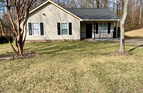 Paw Creek House | Home in Charlotte close to airport and city center