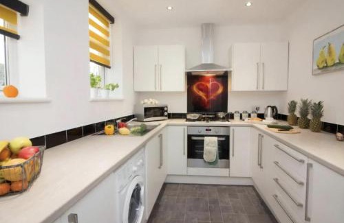 Walkden House | Home in Eccles Salford Price Reduction on long term bookings