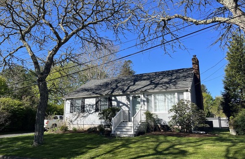 Mattapoisett Center House | Home in Mattapoisett Village, walk to beach, town, pub/Inn general store.