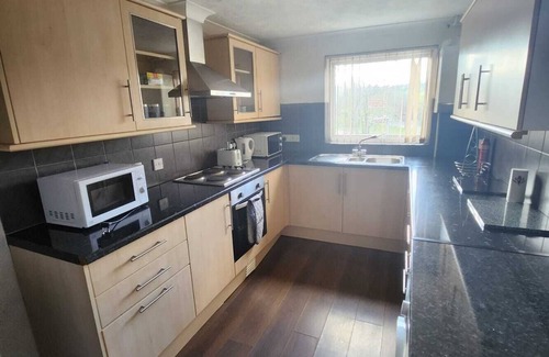 Chatham House | Home in Medway 3bedroom Free Sports Free Parking