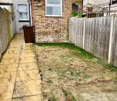 Gillingham Apartment | Home in Medway Gillingham