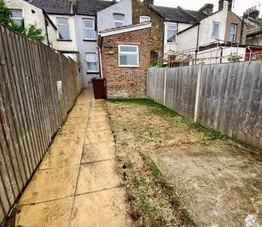 Gillingham Apartment | Home in Medway Gillingham