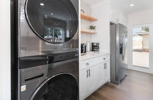 Altadena House | Home in Pasadena - Rose Bowl