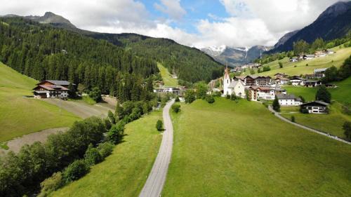 Racines Apartment | Home in the Alps