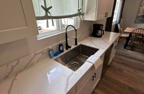 Fresno House | Home in the City: 4BR Fresno Retreat