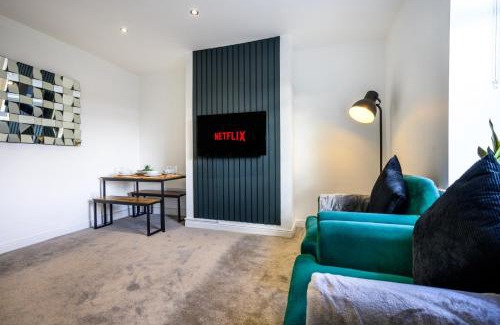 Healey Lane House | Home in West Yorkshire, Close to Leeds City Center, Sleeps 3!