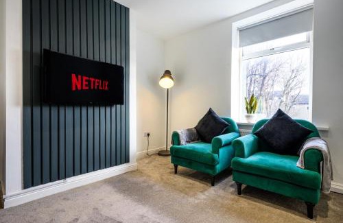 Healey Lane House | Home in West Yorkshire, Close to Leeds City Center, Sleeps 3!