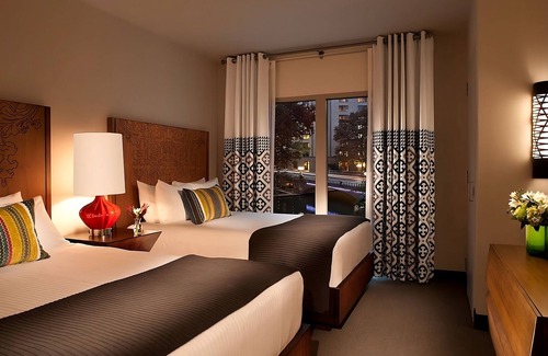 Downtown San Antonio Hotel | Home-like Accommodations! 3 Convenient Units, Dogs Allowed, Outdoor Pool
