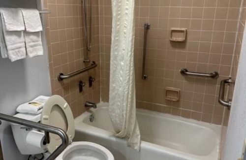Newnan Hotel | Home Lodge