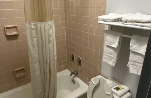 Newnan Hotel | Home Lodge