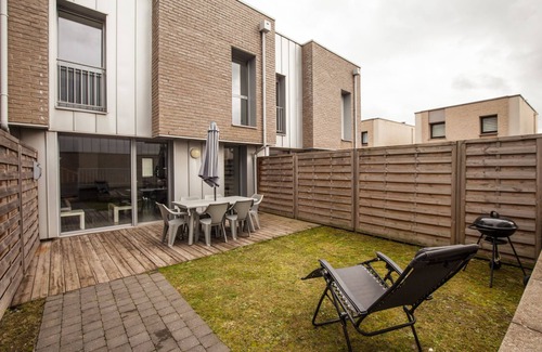 Dunkerque Centre House | Home new T4 300m from the beach with garage and private garden.