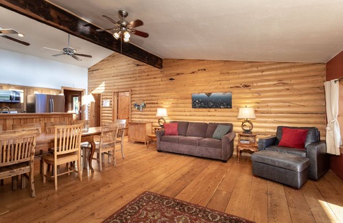 Whitefish House | Home on 16 acres w/easy trail access, hot tub & fire pits - Stillwater Mountain Lodge