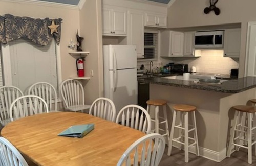Matagorda House | Home on Colorado River 2 miles to beach