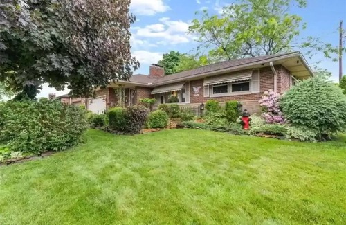 Canton House | Home on Marilyn by the Hall of Fame