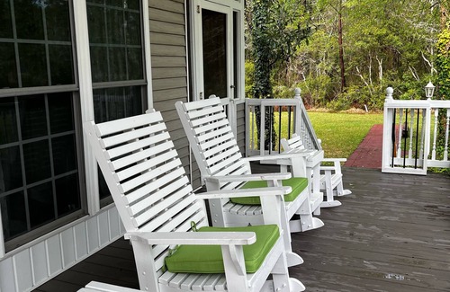 Loris House | Home on private lake. Dog Friendly-Myrtle Beach is just 30 minutes away!