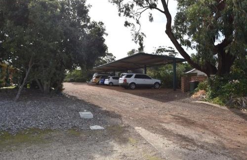 Duncan Cabin | Home on the Bay on Esplanade and Buller St Kingscote-3 people in 2 nights get the 3rd night free
