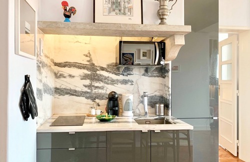 Avenida de Roma Apartment | Home Out Central Roma Apartment
