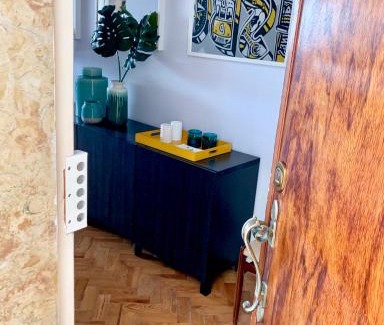 Falca Apartment | Home Out Central Roma Apartment