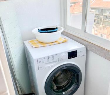 Falca Apartment | Home Out Central Roma Apartment