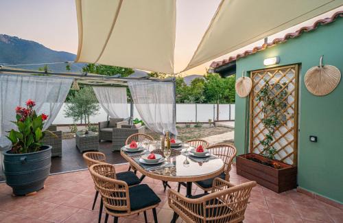 Grizata Villa | Home plousia