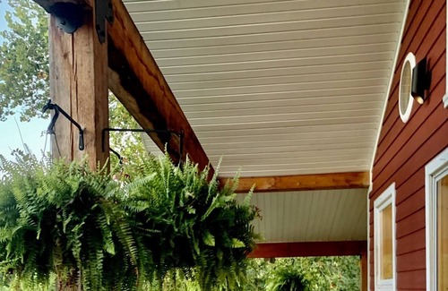 Ozark House | Home plus Guest Cottage w' Hot Tub right on the river.