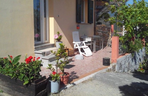 Casarza Ligure House | Home-- Rose - earth. 4 guests