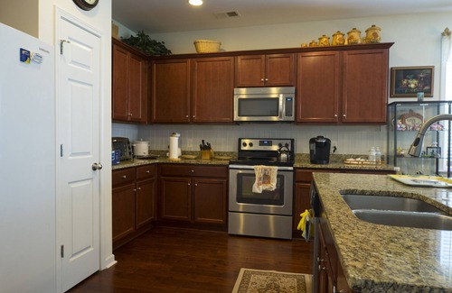 North Charleston House | Home Spacious 5 Bdr Home Centrally Located !