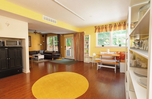 Oberlin House | Home STEPS from Oberlin