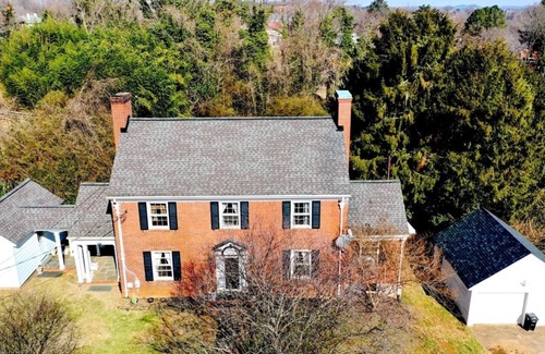 Lynchburg House | Home Sweet Home #1 near Liberty University and Lynchburg Hospital