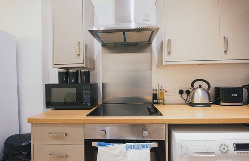 Cambridge Apartment | Home Sweet Home by Paymán Club