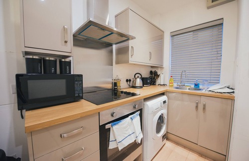 Cambridge Apartment | Home Sweet Home by Paymán Club