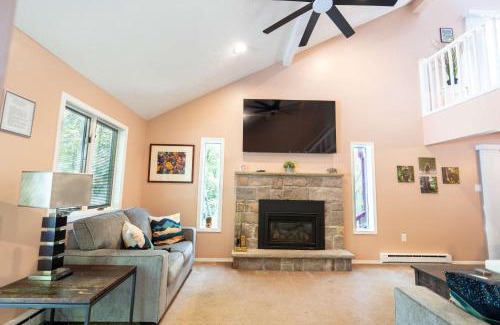 Albrightsville House | Home Tucked into Towamensing Trails