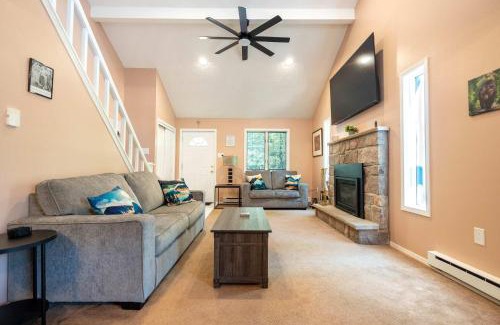 Albrightsville House | Home Tucked into Towamensing Trails
