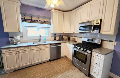 Ventnor City House | Home under 2 blocks from beach, family sized, pet friendly