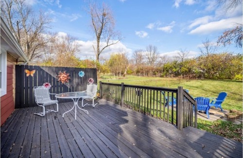 Middletown House | Home w/King Bed & Fire pit centrally located