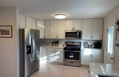 Libertyville House | Home W/Large Deck, Libertyville - Near Naval Base