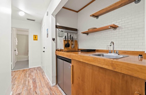 Butler Beach Cottage | Home w/Private Hot Tub < 1 Mi to Butler Beach!