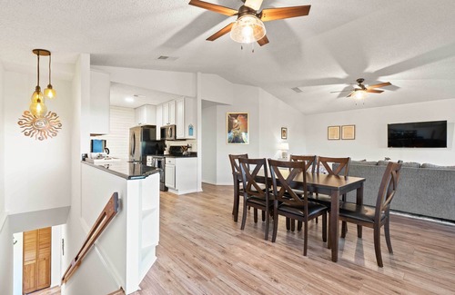 Butler Beach Cottage | Home w/Private Hot Tub < 1 Mi to Butler Beach!