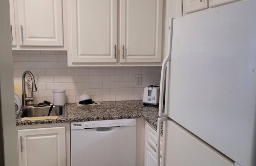 Eustis Apartment | Home With a ViewnAcross from Lake Eustis and it's amazing sunsets.