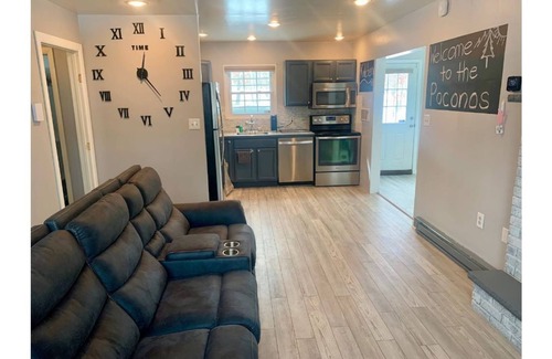 East Stroudsburg House | Home with FREE access to 2 Pools, Lake, Fitness, Tennis, Basketball, & MORE.