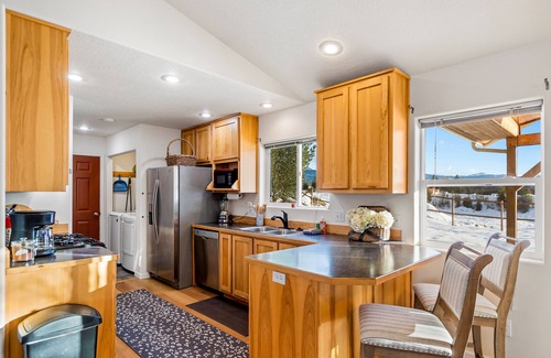 Sagle House | Home with free WiFi, washer/dryer & enclosed yard - close to hiking and biking