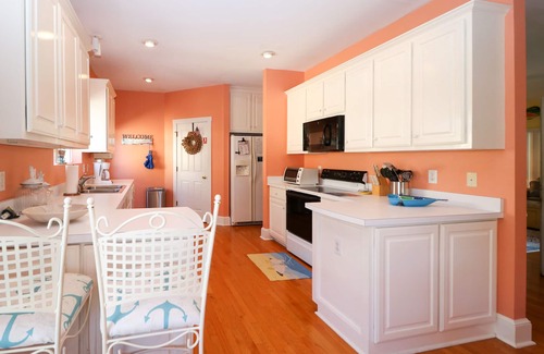 Emerald Isle House | Home with golf cart,community pool,easy access,Spinnakers Reach community