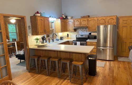 Amery House | Home with Lake Access and 2023 Tri-toon available to rent