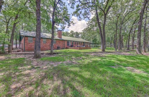 Mead House | Home with Lake Texoma View, Game Room and Bar